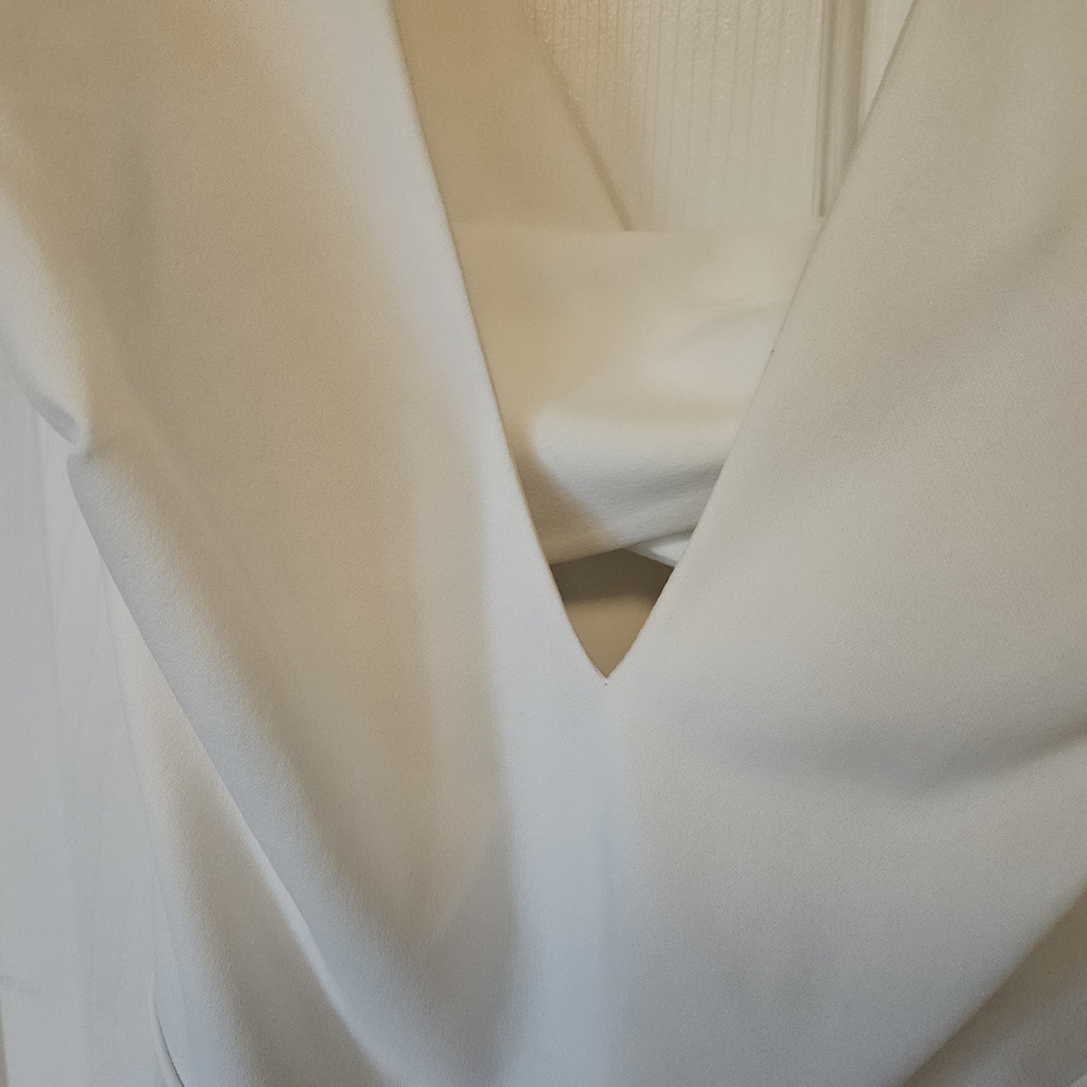 Elegant Cream Cross-Back Jumpsuit - Picture 2 of 11